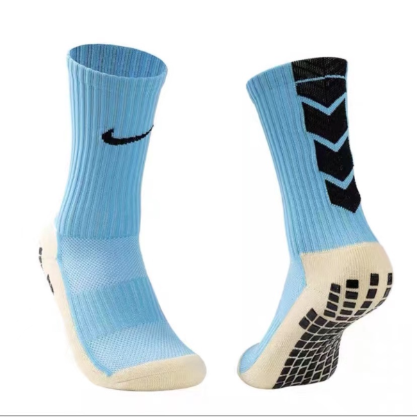 Set of 3 Pro Grip Socks - Image 8